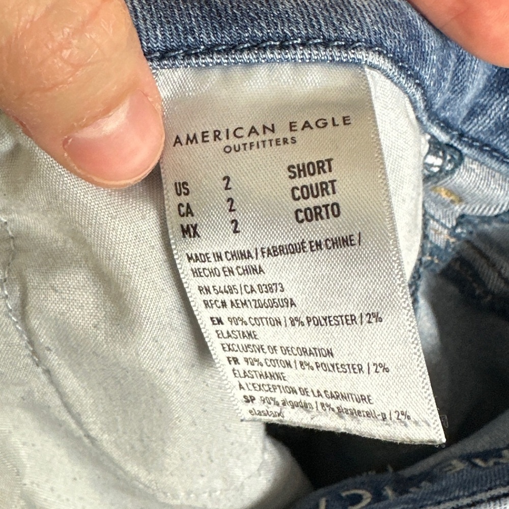 ! American Eagle Distressed Curvy Hi-Rise Jeggings Women Size 2 SHORT - Picture 6 of 6